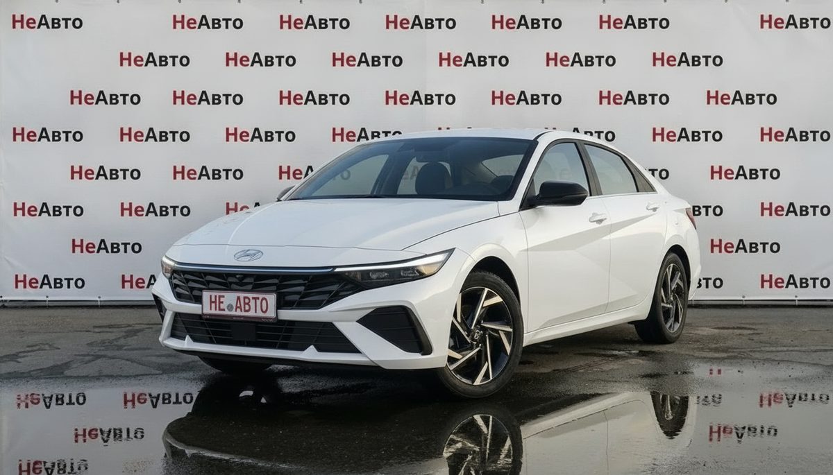 Hyundai Elantra LUX Premium Edition — Polar White