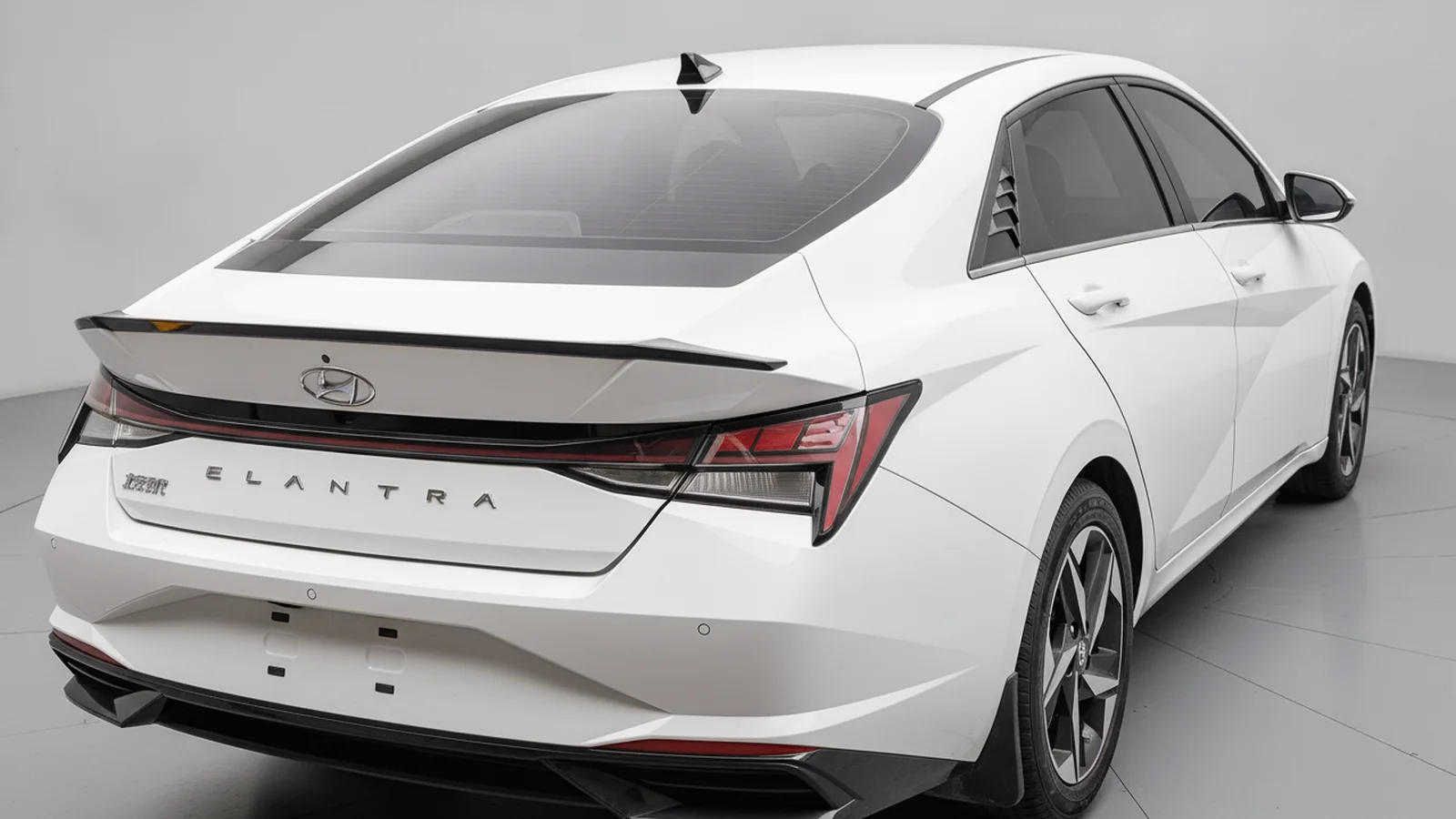 Hyundai Elantra LUX Premium Edition — фото 5